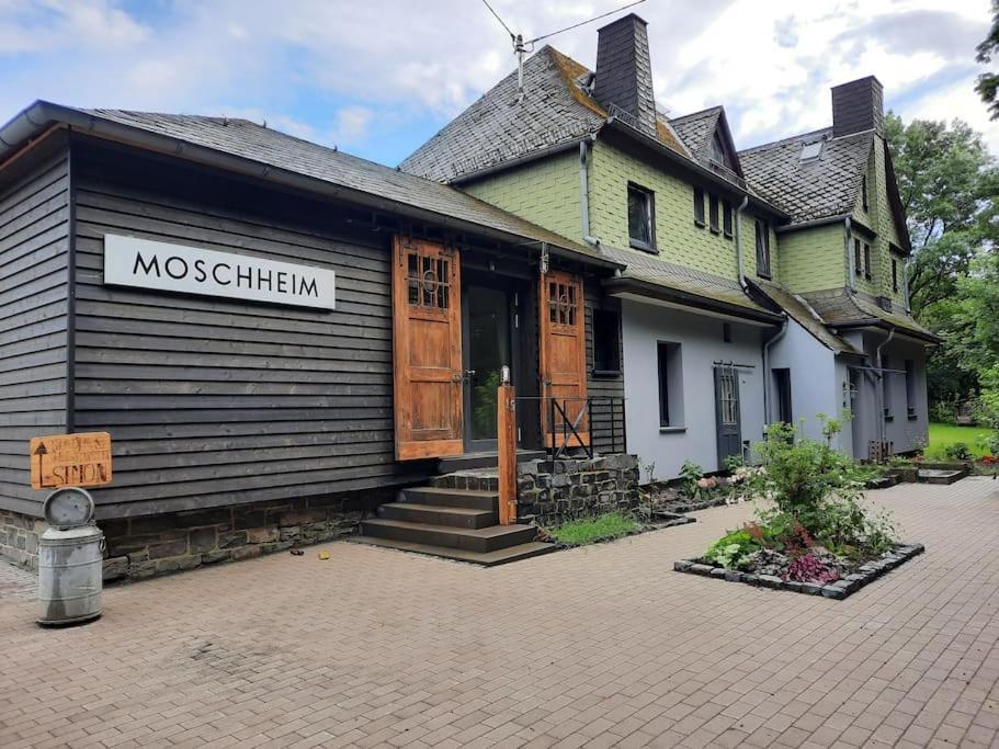 Lokschuppen Im Alten Bahnhof Industrial Style Moschheim Экстерьер фото